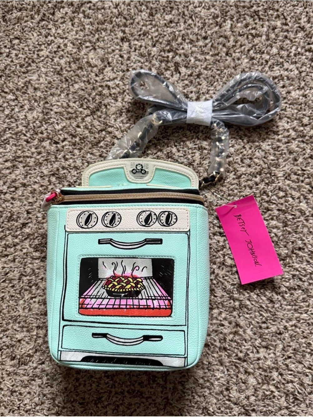 Betsey Johnson GIMME SOME L’OVEN Original 1st Release Mint Oven Retro Stove NWT - Picture 2 of 7